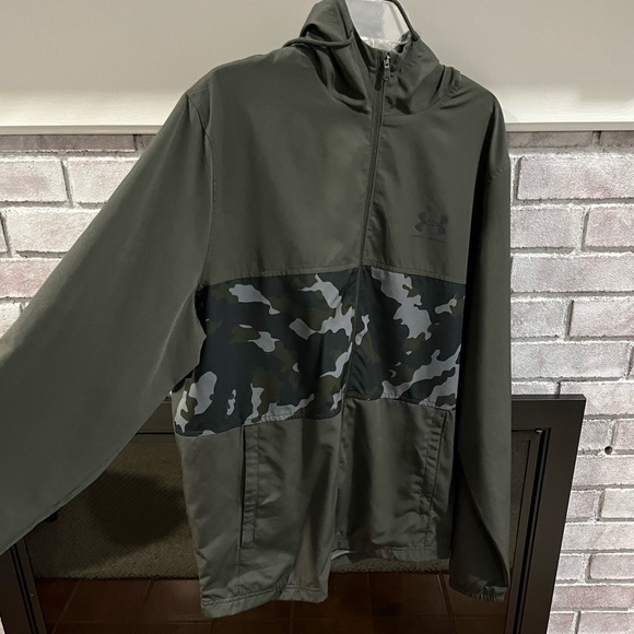 Under Armor Zip Up Windbreaker - Picture 1 of 2